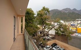 Hotel The Vaishvik Banganga Road